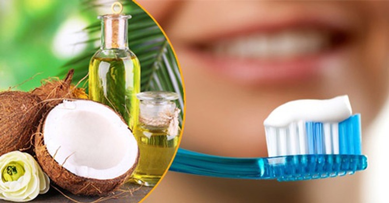 Tẩy tế bào môi chết bằng kem đánh răng và dầu dừa