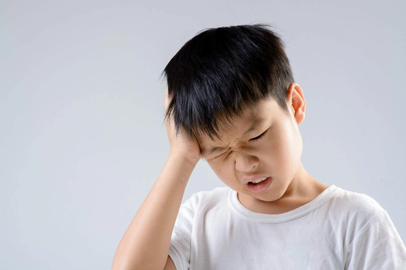 Triệu chứng đau đầu vì máu tụ