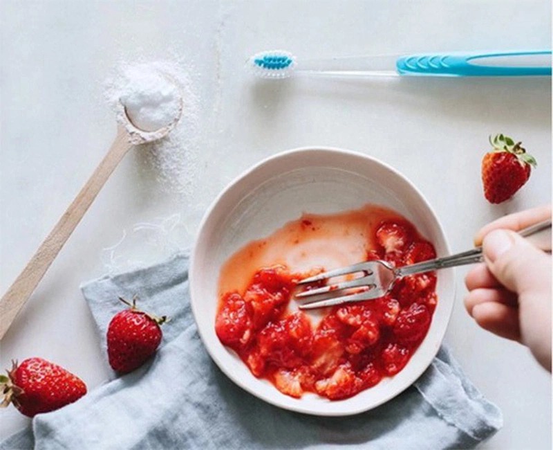 Baking Soda và dâu tây giúp tẩy trắng răng