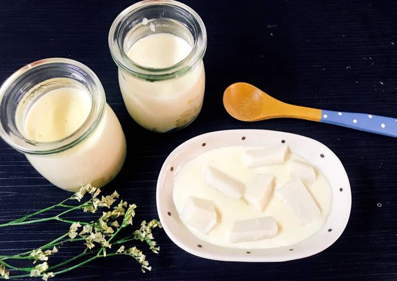 Giải đáp thắc mắc: Trẻ mấy tháng ăn được váng sữa? 3