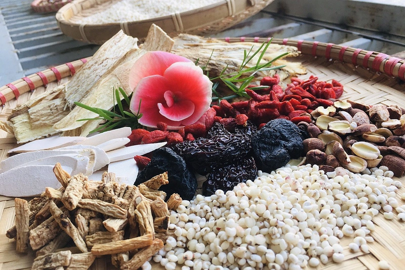 Cách làm vịt tiềm thuốc bắc thơm ngon, bổ dưỡng 2