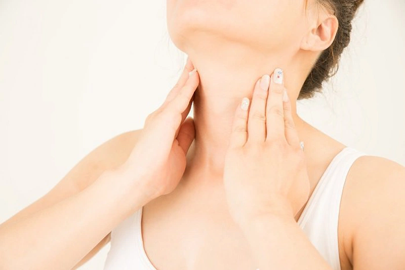 Cách massage cổ không bị chảy xệ do tuổi tác 1