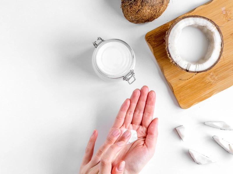 Cách massage mặt bằng dầu dừa giúp da trắng hồng, xóa nếp nhăn cực dễ4