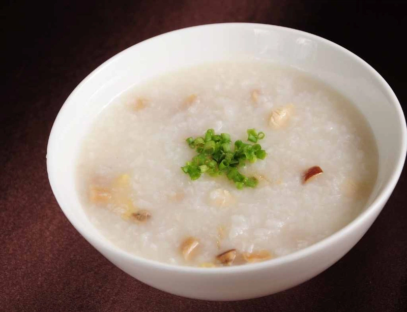 Cách nấu cháo tía tô cho bé ăn dặm với lươn giàu dưỡng chất