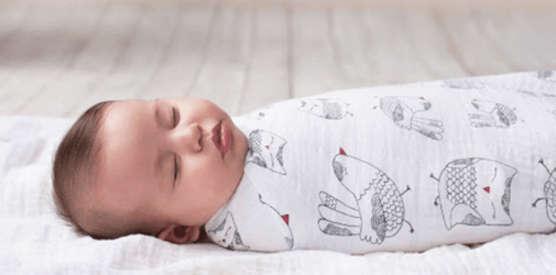 Cách quấn em bé dễ ngủ mà ba mẹ không nên bỏ qua 3