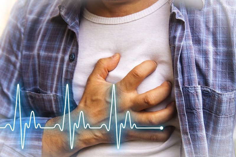 Cách sơ cứu khi gặp người lên cơn đau tim