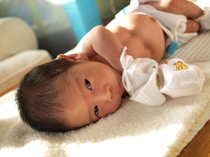 Cách tắm nắng mùa đông cho trẻ sơ sinh an toàn 3