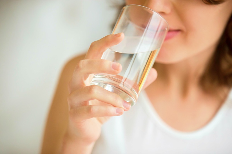 Cách tính lượng nước bạn cần uống mỗi ngày là bao nhiêu 1
