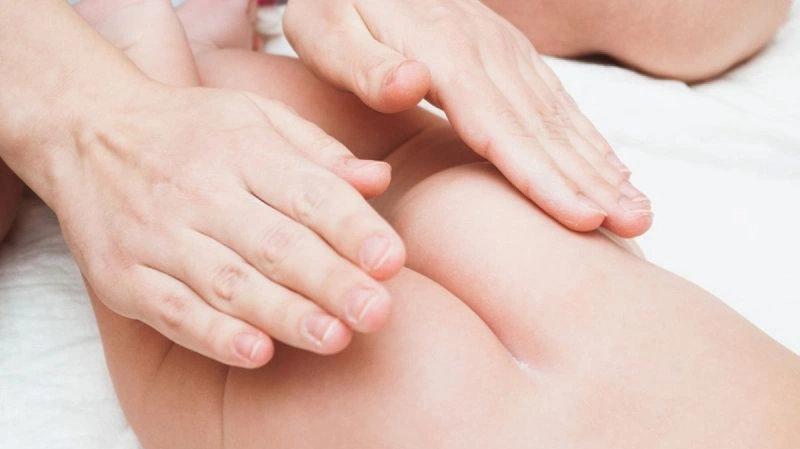 Cách trị hăm tã cho bé gái tại nhà đơn giản, an toàn 5