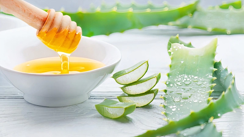 Cách trị viêm nang lông bằng nha đam3