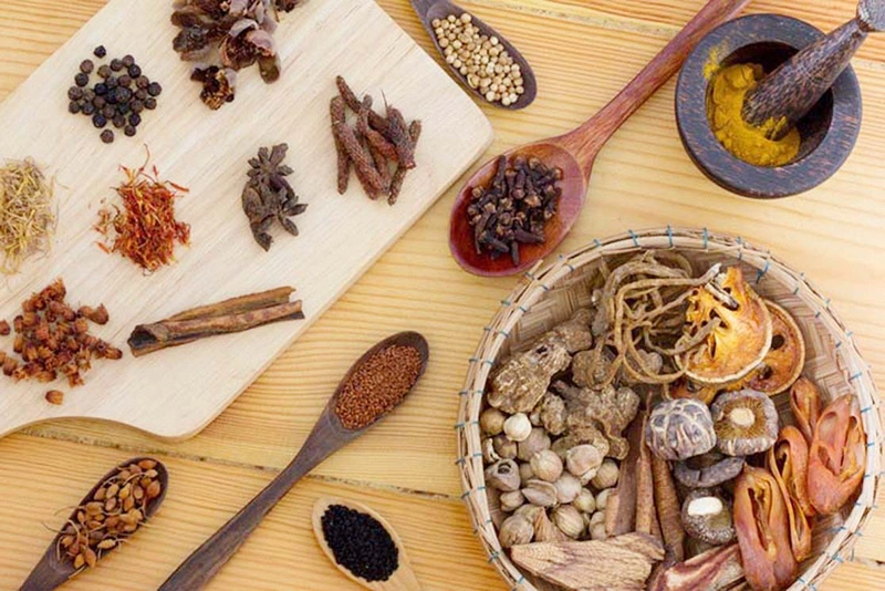 Cách trị viêm tai giữa tại nhà an toàn cho trẻ