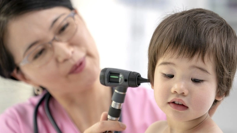 Cách trị viêm tai ngoài phổ biến hiện nay là gì