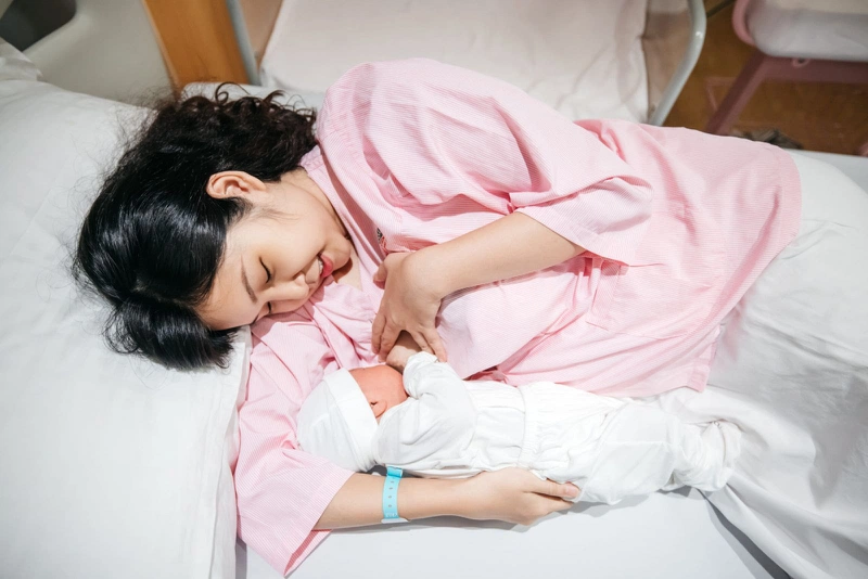 Cách xử lý tình trạng ngứa xung quanh nhũ hoa khi cho con bú