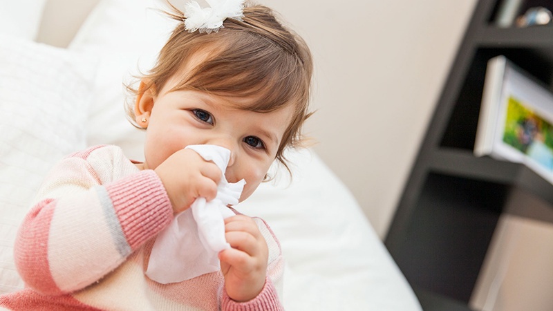 Cảm cúm ở trẻ em và những điều cha mẹ cần lưu ý - Nhà thuốc FPT Long Châu
