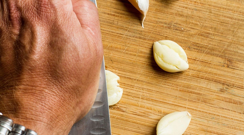 Cảm cúm uống nước tỏi giúp hết bệnh nhanh chóng