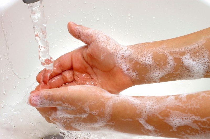 Cần làm gì để phòng chống ngộ độc thực phẩm trong trường mầm non