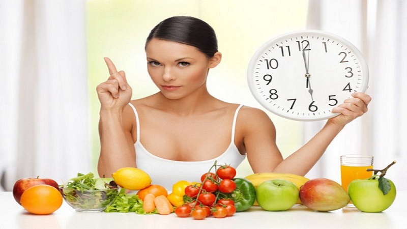 Các bác sĩ khuyên bạn nên nhịn ăn ít nhất 6 tiếng trước khi nội soi để có thể nhìn rõ hơn niêm mạc và tránh trào ngược thức ăn
