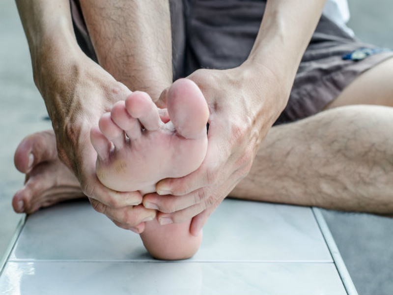 Nguyên nhân, dấu hiệu và cách sơ cứu căng cơ bàn chân  3