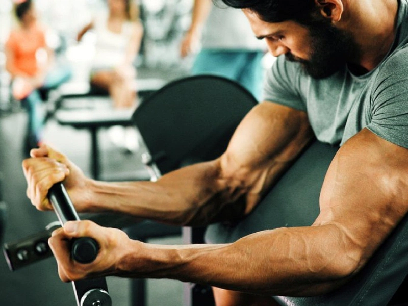 Bật mí các mẹo giảm căng cơ bắp tay hiệu quả 2
