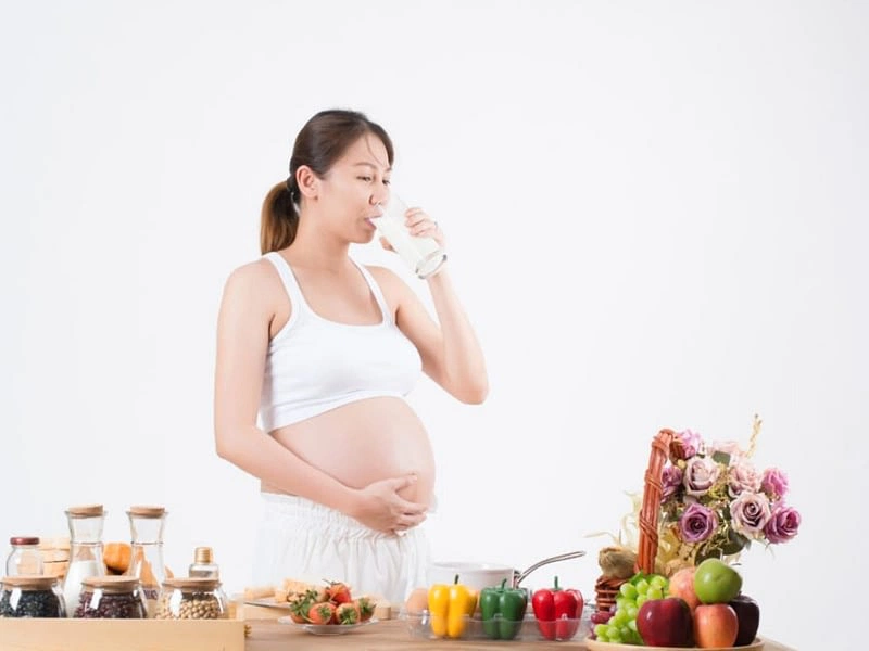 Bà bầu nên uống canxi vào lúc nào trong ngày? - Nhà thuốc FPT Long Châu
