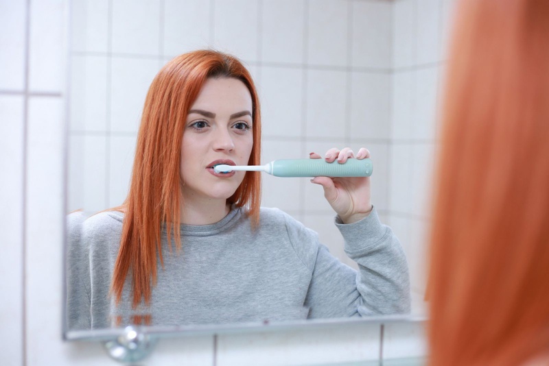 Lấy vôi răng xong bạn cũng cần phải đánh răng hàng ngày