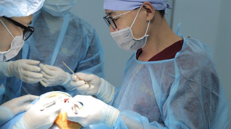 Cắt lợi có đau không? Cần làm gì sau khi phẫu thuật để an toàn cho nướu? 2