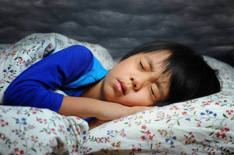 Cha mẹ nên biết về hiện tượng mộng du ở trẻ em 2
