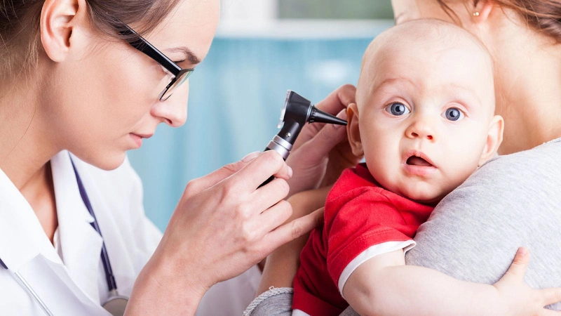 Chàm vành tai ở trẻ sơ sinh có nguy hiểm không và điều trị như thế nào? 3