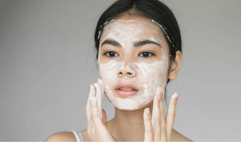 Các loại sữa rửa mặt trị mụn cho tuổi dậy thì bạn không nên bỏ qua 3