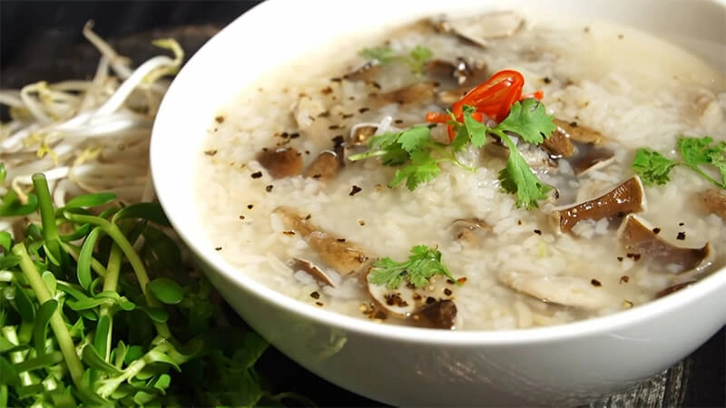 Giải đáp thắc mắc: Ăn cháo ăn liền có béo không? 1