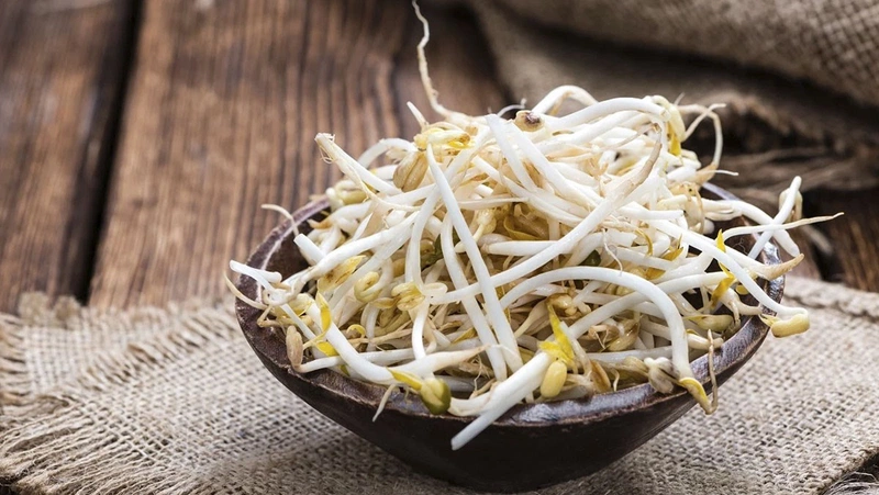 Củ sen giúp cải thiện hệ tiêu hóa của bé