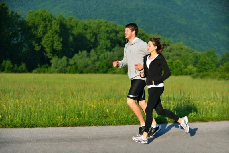Chạy bộ có làm to chân không? Cách chạy bộ giúp đôi chân thon gọn 3