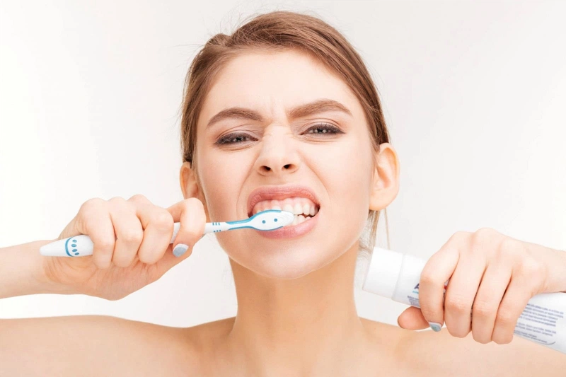 Chảy máu răng khi ngủ dậy có nguy hiểm không? 1