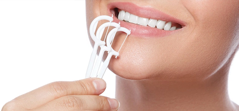 Cách dùng chỉ nha khoa có cán chuẩn nhất 2