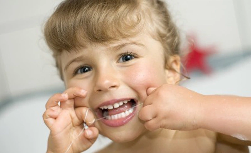 Trẻ em ở độ tuổi nào cũng có thể dùng chỉ nha khoa