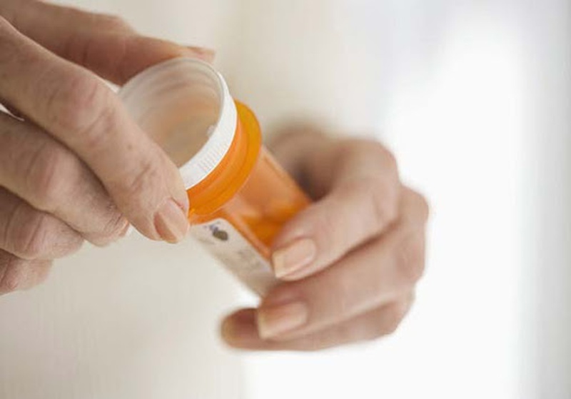 Nên điều trị bệnh gout theo Đông y hay Tây y?