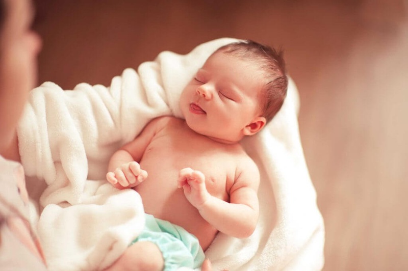 Có nên chữa đau mắt cho trẻ sơ sinh bằng sữa mẹ không 3