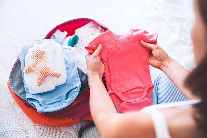 Chuẩn bị đồ đi sinh mùa hè cho mẹ và bé đầy đủ và gọn nhẹ có những gì? 2