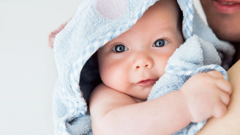 Chứng tắc tuyến lệ ở trẻ sơ sinh có nguy hiểm không?