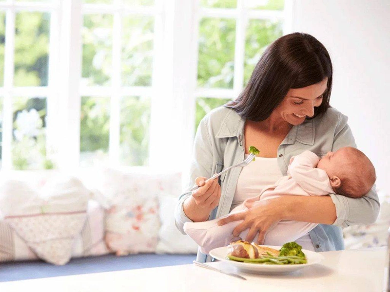 Chuyên gia tiết lộ chế độ dinh dưỡng sau sinh để tốt cho mẹ lợi cho con