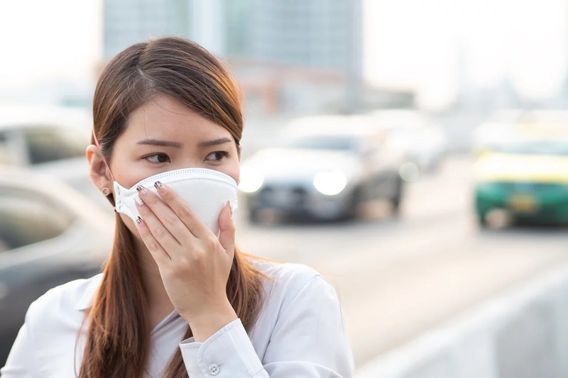 Có cách nào để chống mụn và dị ứng do đeo khẩu trang 1