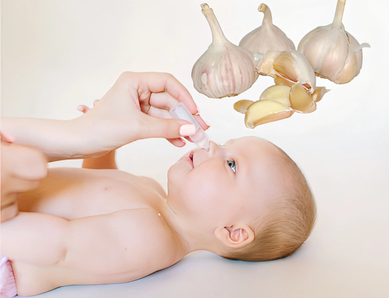 Có nên chữa ngạt mũi cho trẻ sơ sinh phương pháp dân gian?