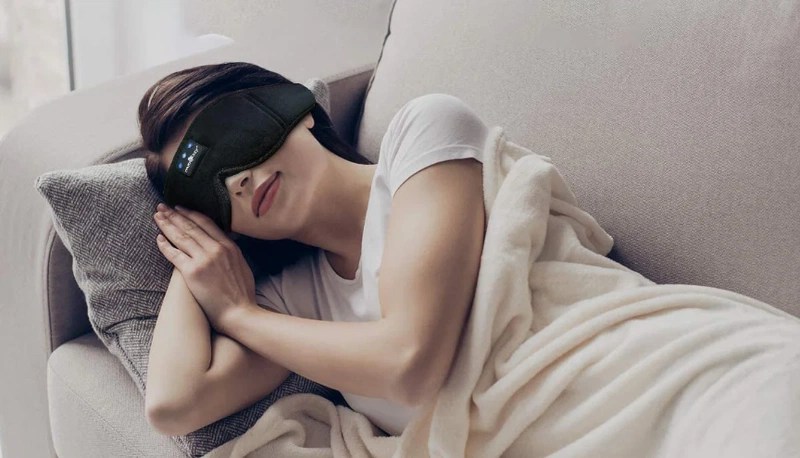 Có nên đeo bịt mắt khi ngủ: Bịt mắt giúp ta ngủ ngon hơn