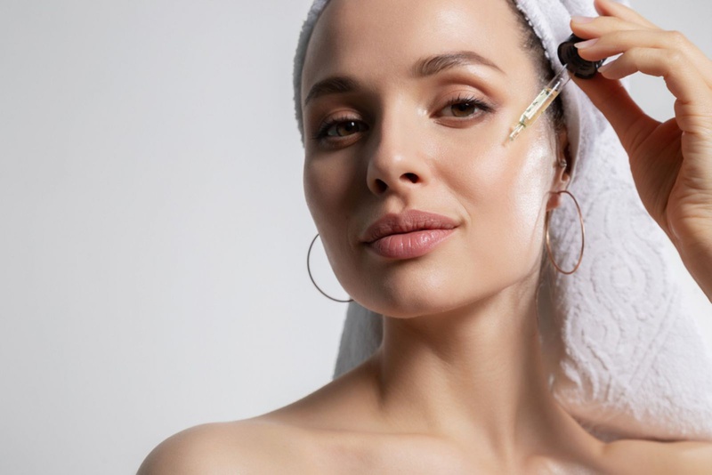 Có nên kết hợp Niacinamide và Axit Hyaluronic với nhau không?