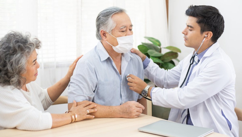 Có nên mua bảo hiểm sức khỏe cho người trên 65 tuổi? 3