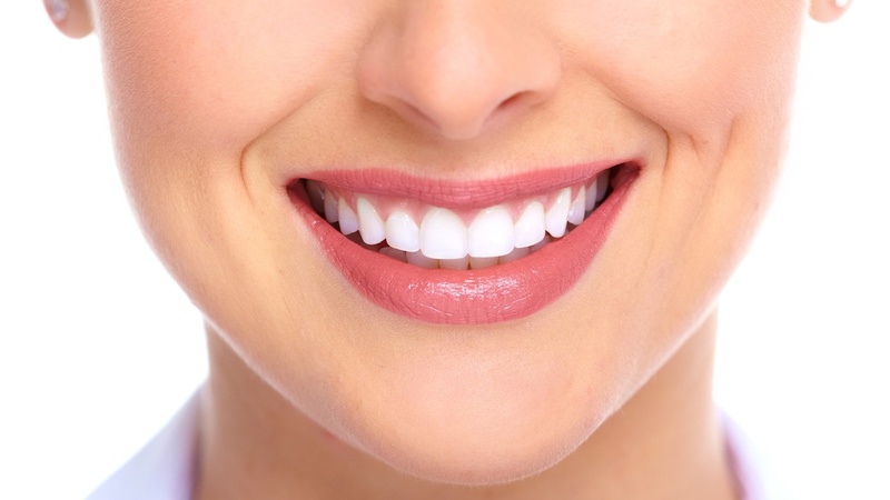 Có răng giả có niềng răng được không?1