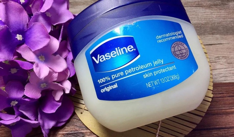 Công dụng của vaseline? Trị mụn đầu đen bằng vaseline có an toàn không? 1