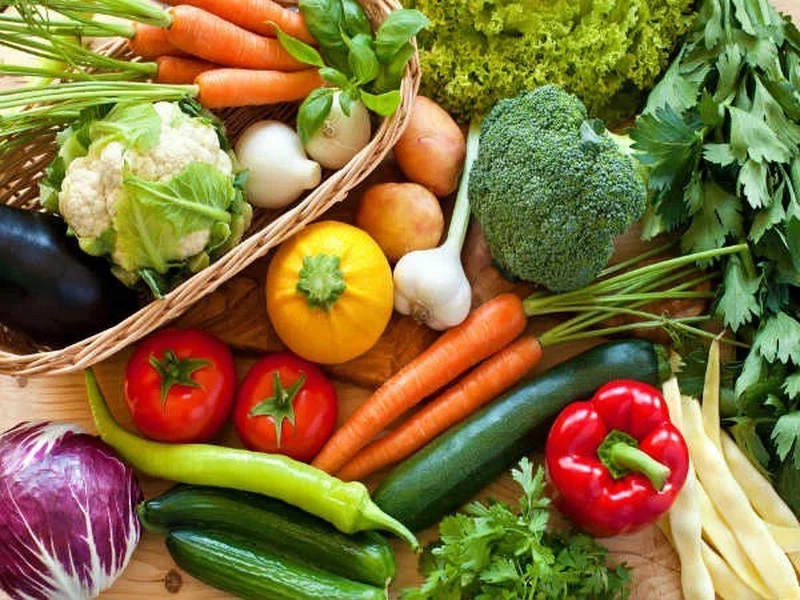 Bổ sung nhiều rau xanh để phương pháp thải độc gan bằng nho khô đạt hiệu quả tốt nhất