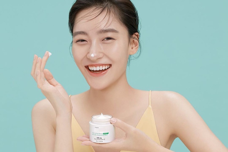 Da dầu có dùng kem dưỡng ẩm được hay không? 2