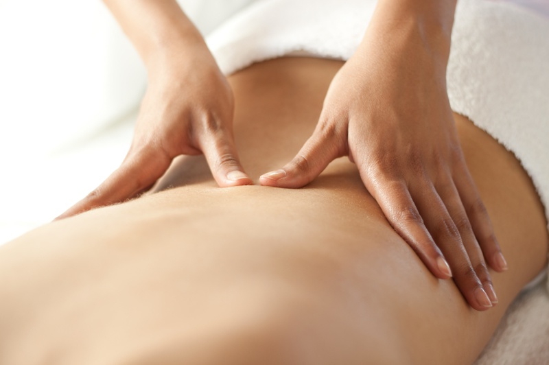 Mách bạn phương pháp đau bụng kinh bấm huyệt giảm đau 3